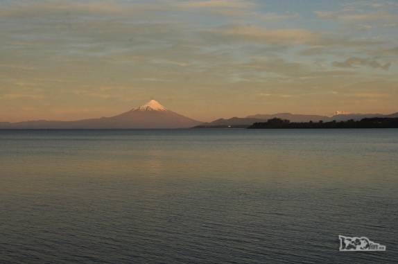 O lago Llanquihue e o vulcão Osorno ao fundo, em Puerto Varas, no sul do Chile